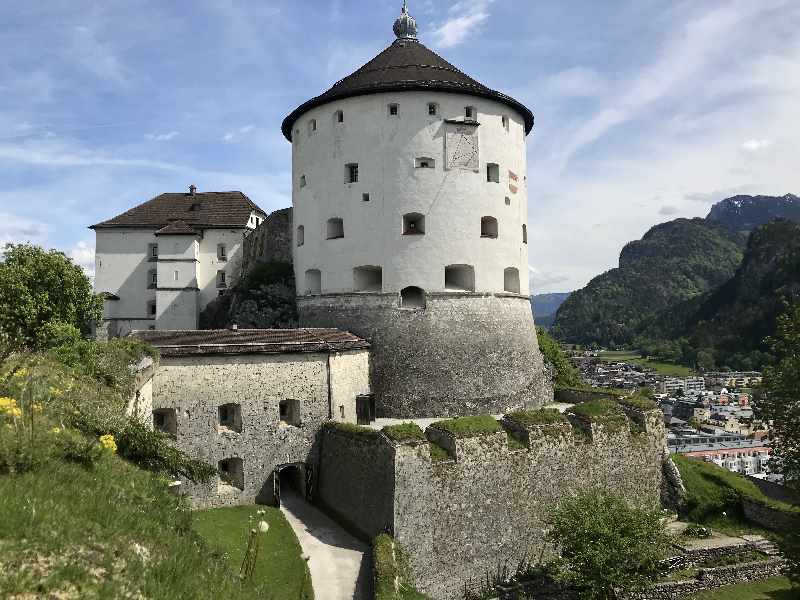 Ausflugsziele Tirol - Das ist die imposante Festung Kufstein, 50 Kilometer von der Wolfsklamm entfernt 