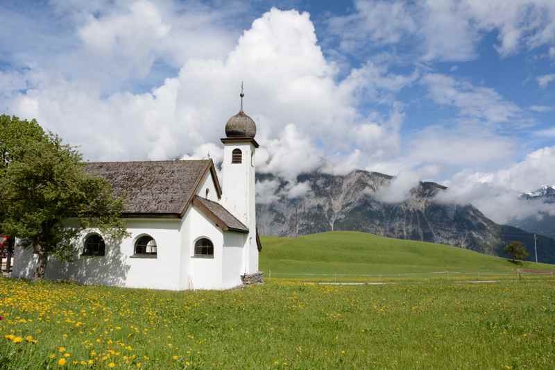 Gallzein wandern mit Blick auf´s Karwendel