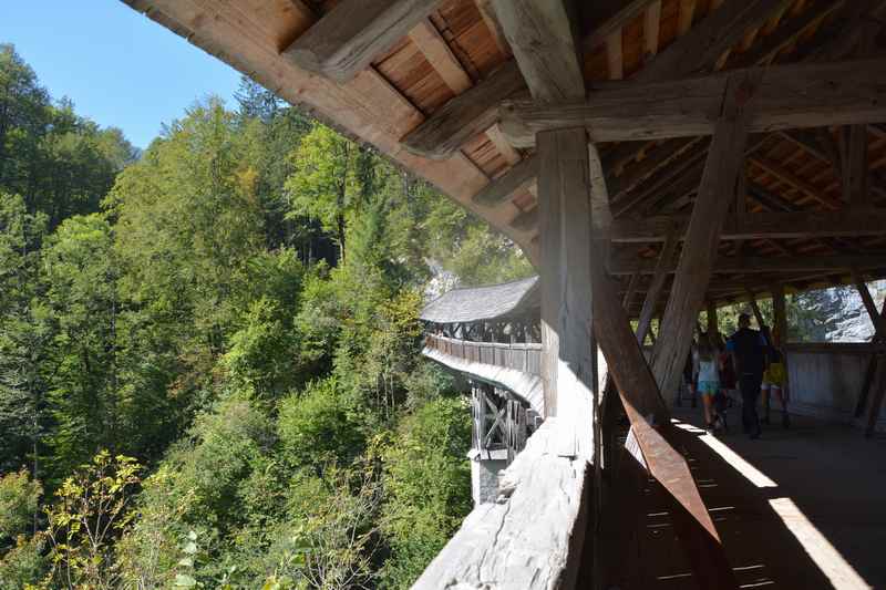 Die Hohe Brücke nach St. Georgenberg im Karwendel