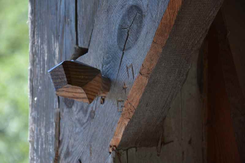 Die Holzkonstruktion - ganz aus Holz, sogar Holznägel tragen die Hohen Brücke