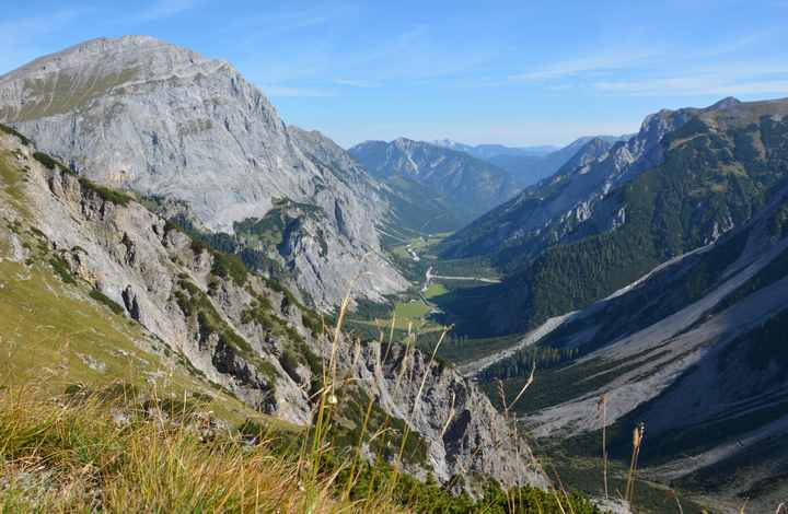 So schaut das Karwendelgebirge auf der dreitägigen Hüttenwanderung aus