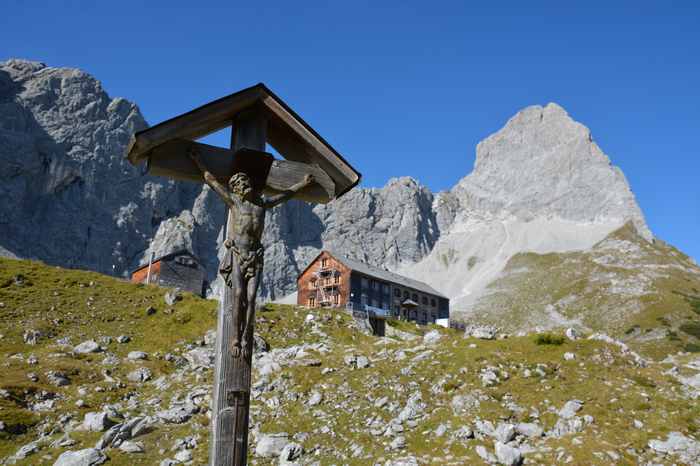 Alpines Ziel im Karwendel: Von der Wolfsklamm auf die Lamsenjochhütte wandern