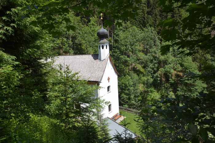 Die Maria Tax Wanderung: Von Stans zur Maria Tax Kapelle wandern und dann hinauf nach St. Georgenberg