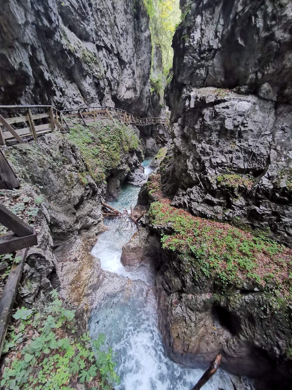 Durch die Wolfsklamm auf den Gipfel von Stans wandern