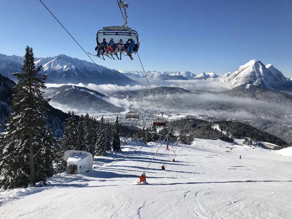 Den Winter beim Skifahren im Karwendel genießen