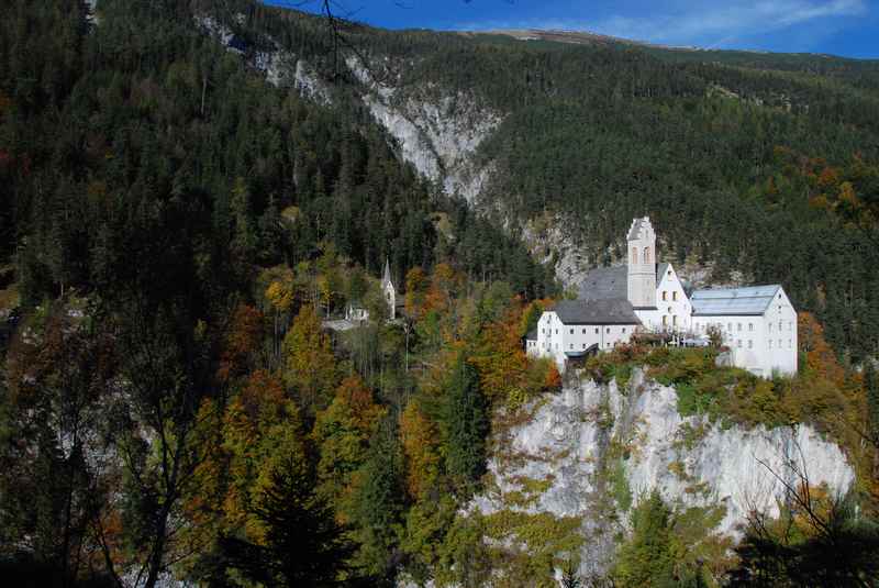 Von der Wolfsklamm hinauf wandern nach St. Georgenberg im Karwendel