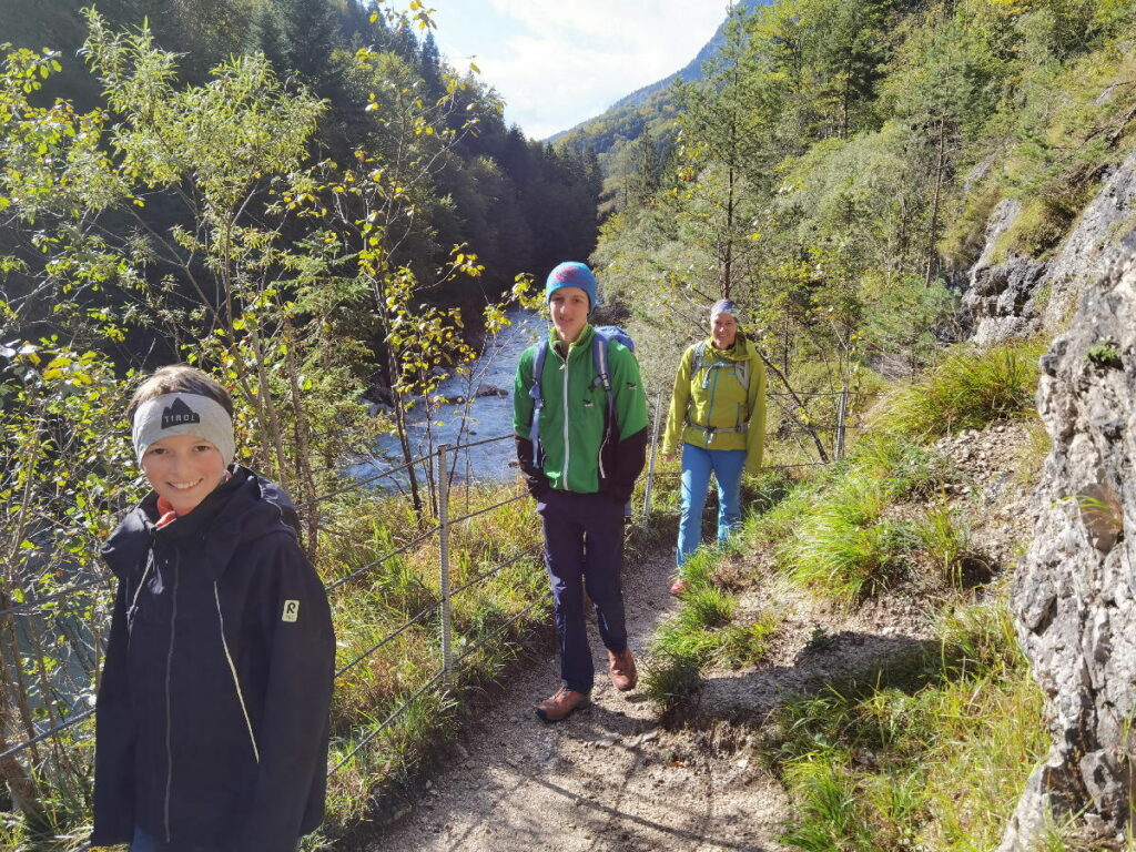 Das ist der Wandersteig am Anfang der Tiefenbachklamm