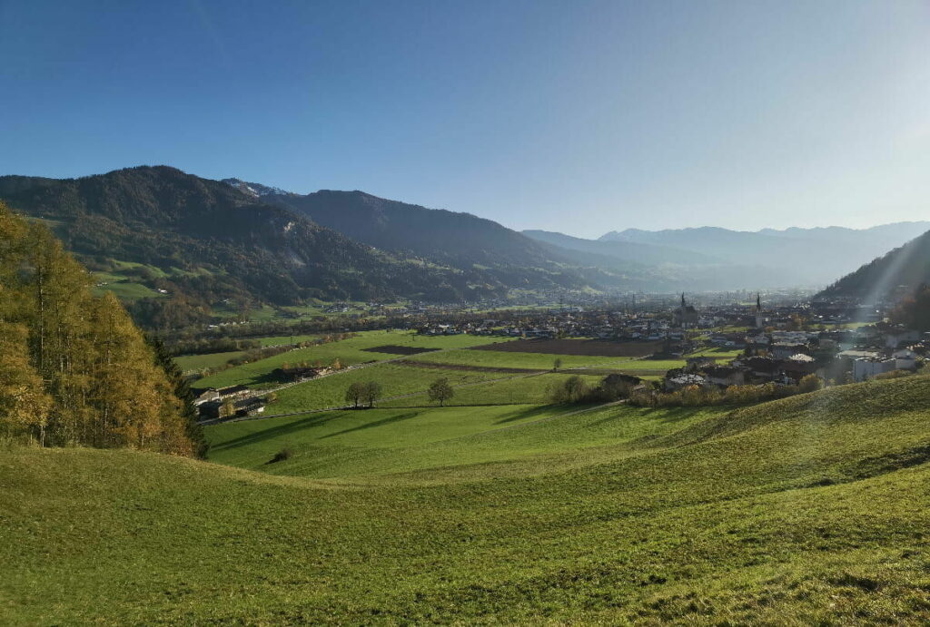 Blick über Stans in Tirol im Inntal