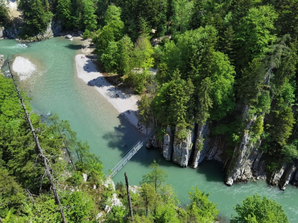 Naturwunder Walchsee Kössen - das lohnt sich wirklich, wenn du nach den schönsten Alpen Sehenswürdigkeiten suchst!