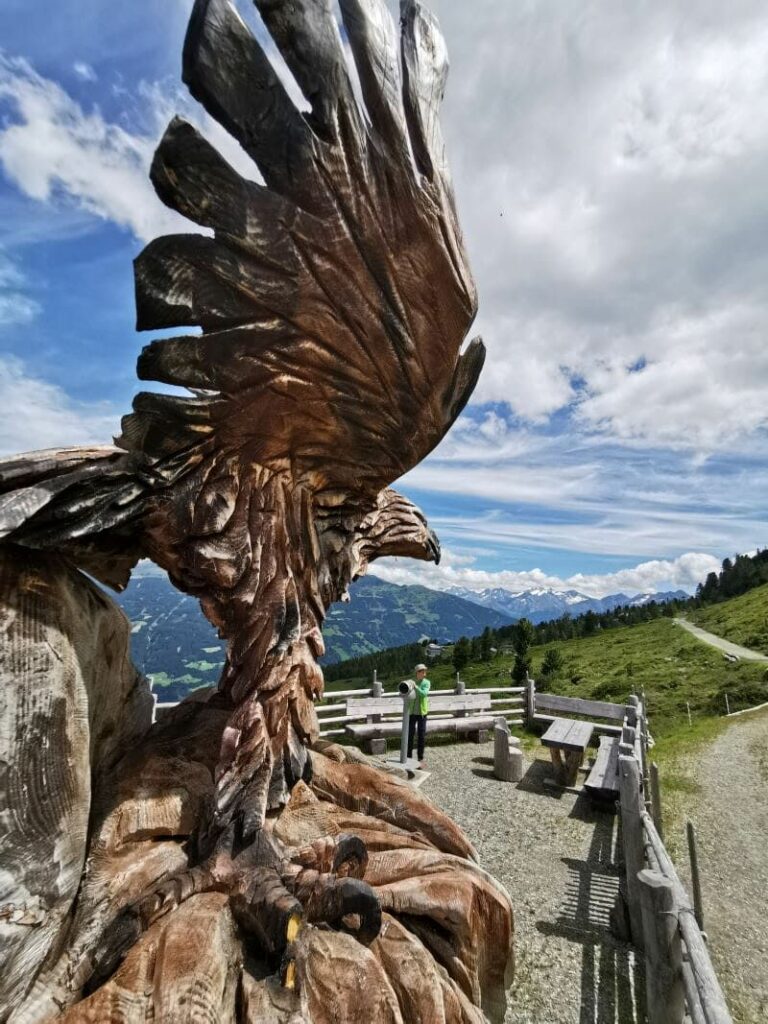 Zillertal Ausflugsziele Tirol - auf dem Hubertusweg: Tolle Höhenwanderung ab dem Murmelland. Dort kannst du Murmeltiere beobachten und gut einkehren