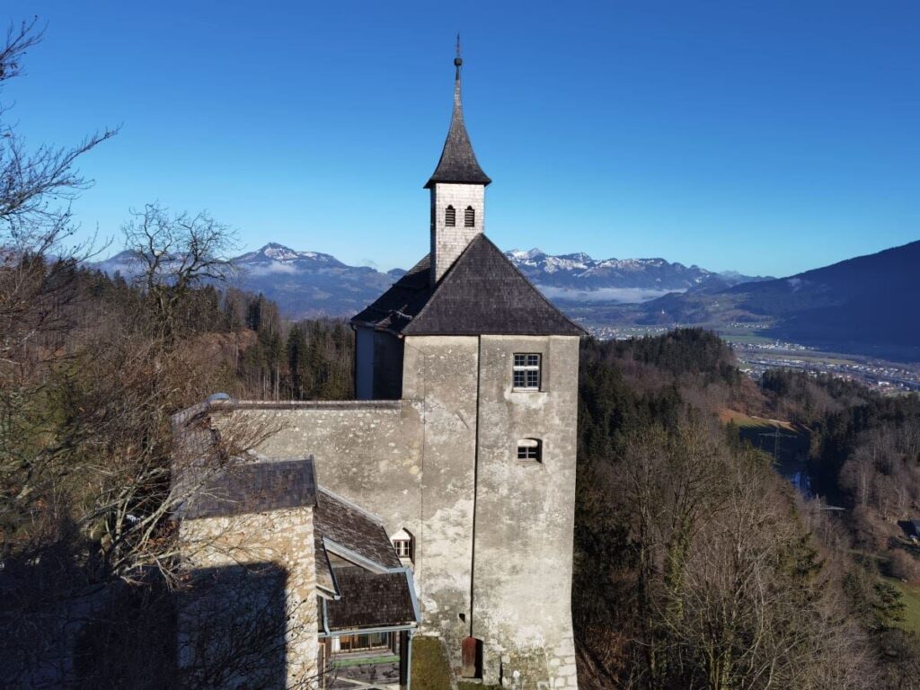 Winterwanderung zur Burg Thierberg - sehr sonnig gelegen, traumhafte Aussicht